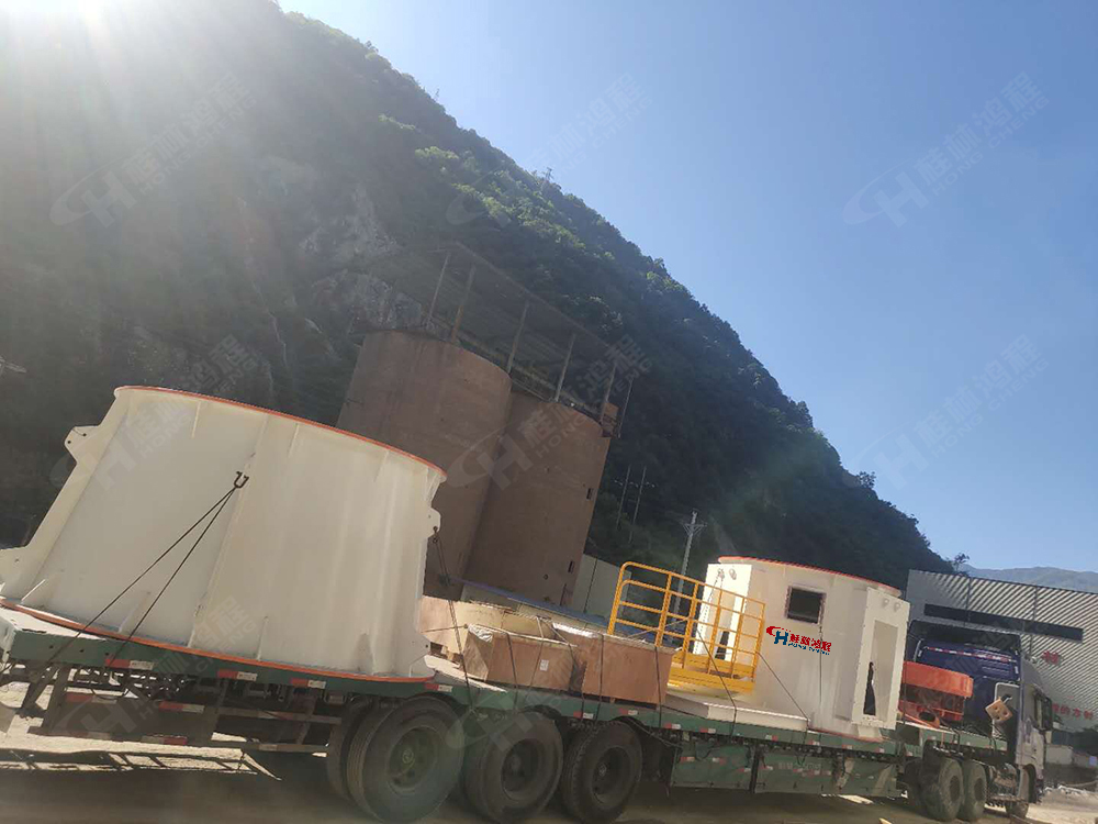 国内某碳酸钙企业迎来三台HLMX1700超细磨粉机立式磨粉机和HC1900大型雷蒙磨安装工程顺利开展喜讯！